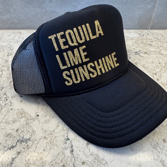 NWT Black trucker hat with the Text "Tequilla Lime sunshine "in gold glitter - Picture 9 of 12